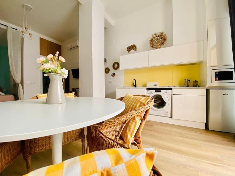Appartamento Beautiful And Charming Loft In Russafa Soho Valenza Esterno foto